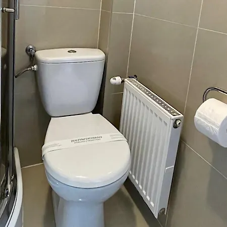 לינה וארוחת בוקר Marmas 4*