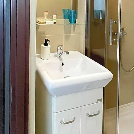 Bed & Breakfast Marmas 3*