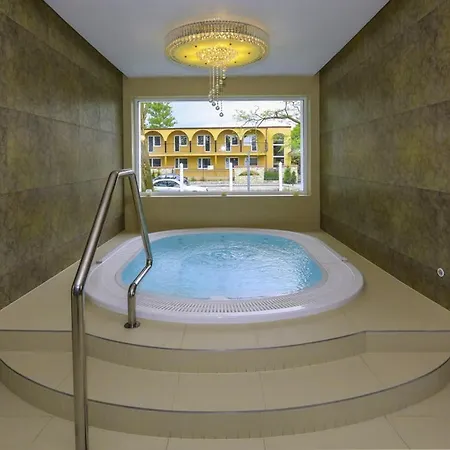 Marmas לינה וארוחת בוקר 4*